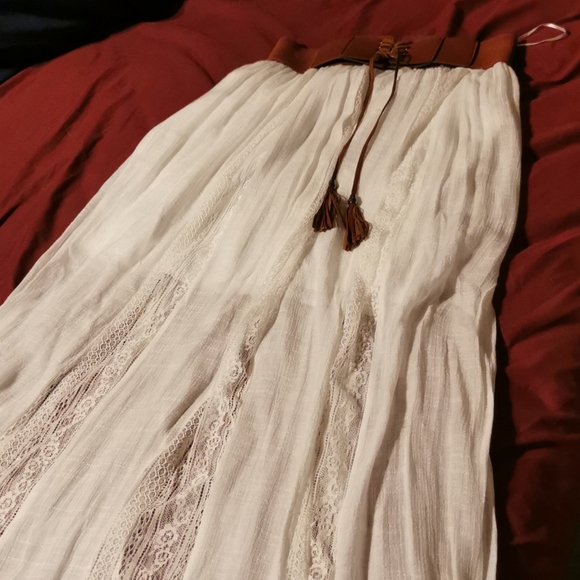 Long skirt - Picture 3 of 3